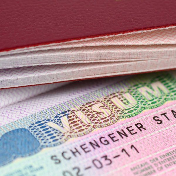 راهنمای کامل ویزای شینگن مدارک لازم، هزینه و نکات کلیدی برای دریافت.